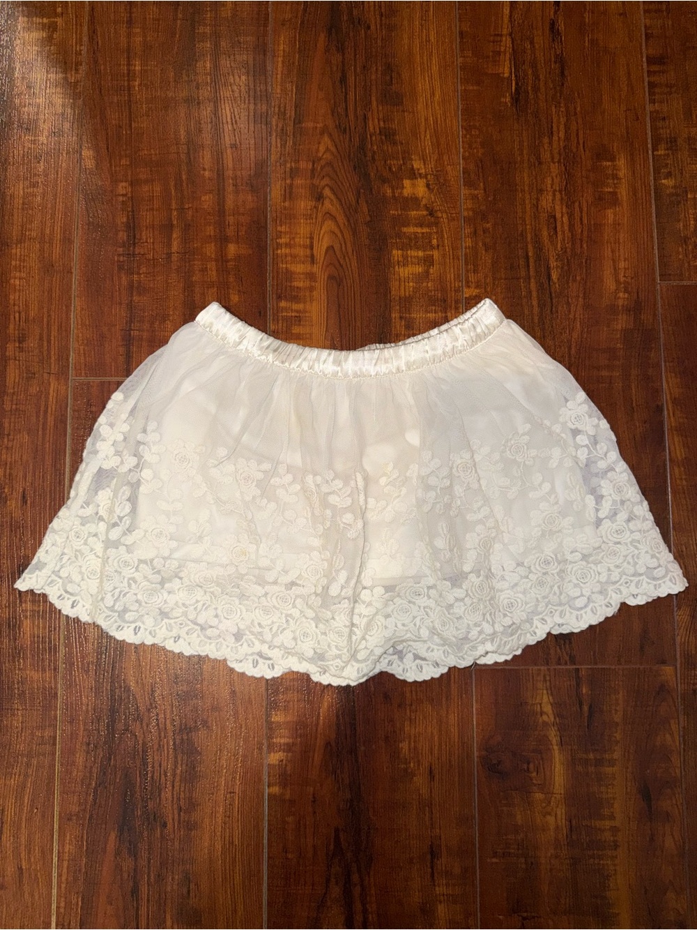Girls' White Lace Overlay Skirt with Elastic Waist